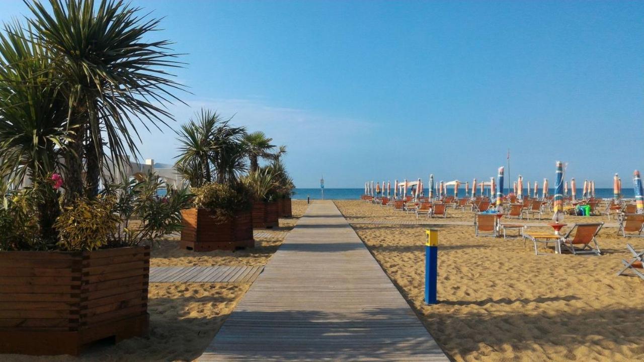 Residenza Al Parco Aparthotel Bibione Luaran gambar